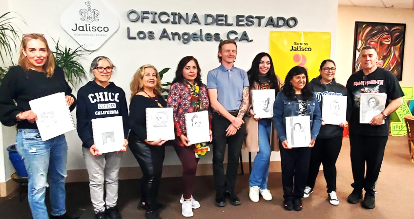 Alumnos de Los Ángeles reciben constancia en taller de retrato a lápiz